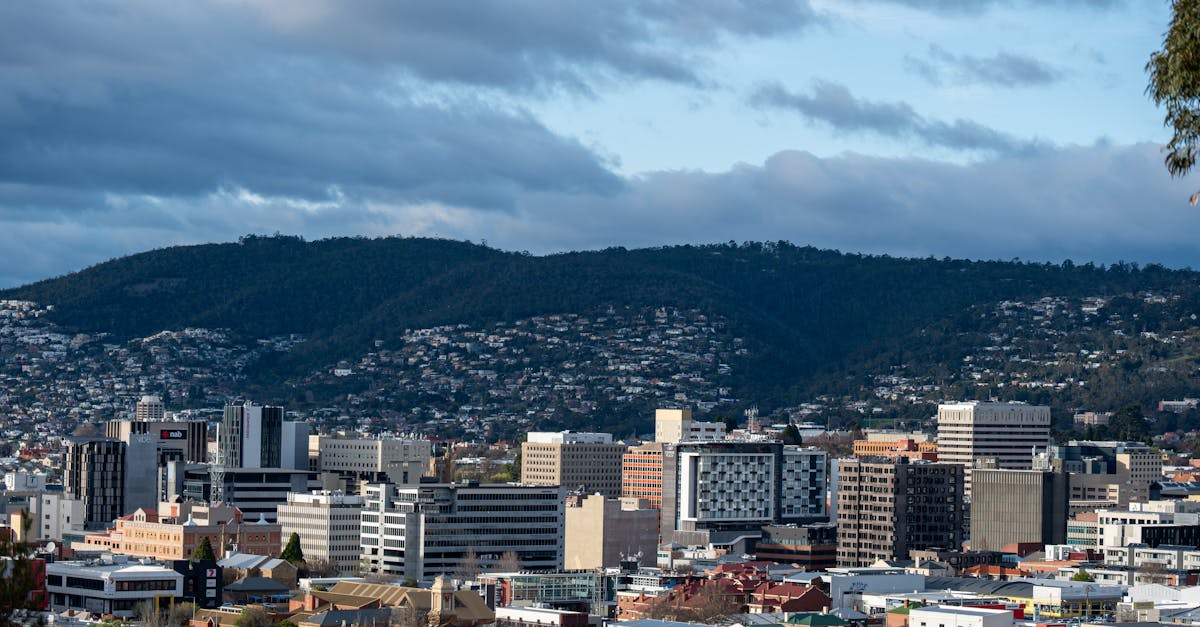 How to Analyse Portfolio Images for Construction Quality