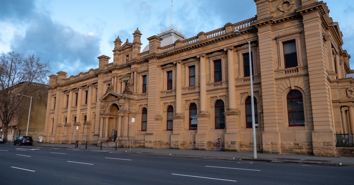 Integrating Dining and Cooking Areas in Open Spaces