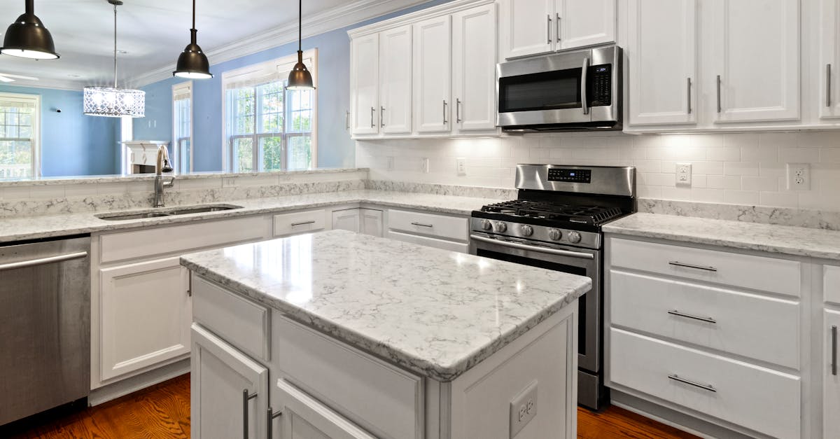 Recognising Contractors Who Avoid Providing References