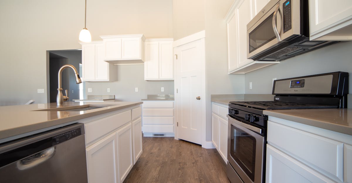 Recycled Glass Backsplashes for Modern Kitchens